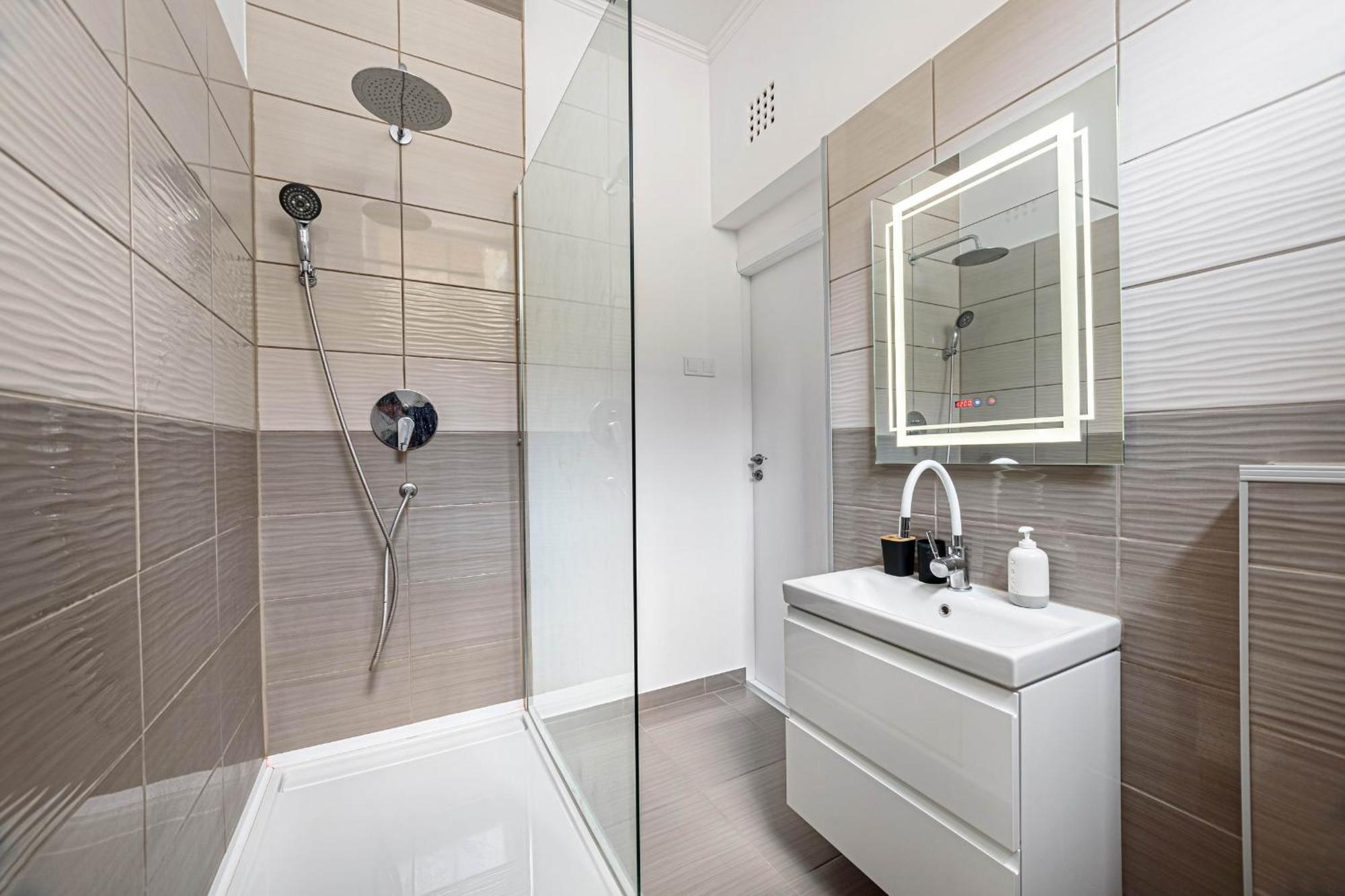 Apartment Chic 2br Flat Near The Opera