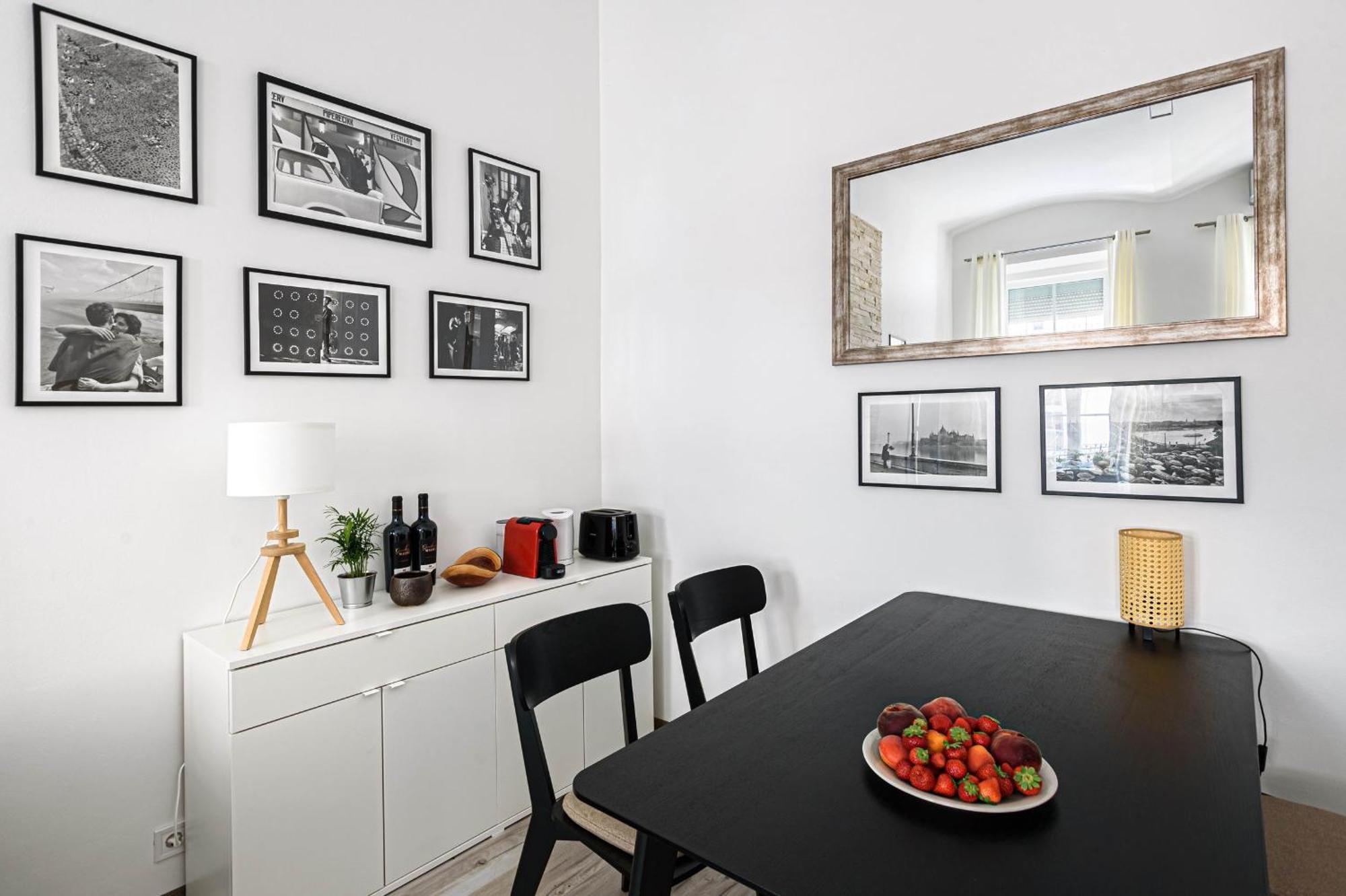 Apartment Chic 2br Flat Near The Opera Budapest