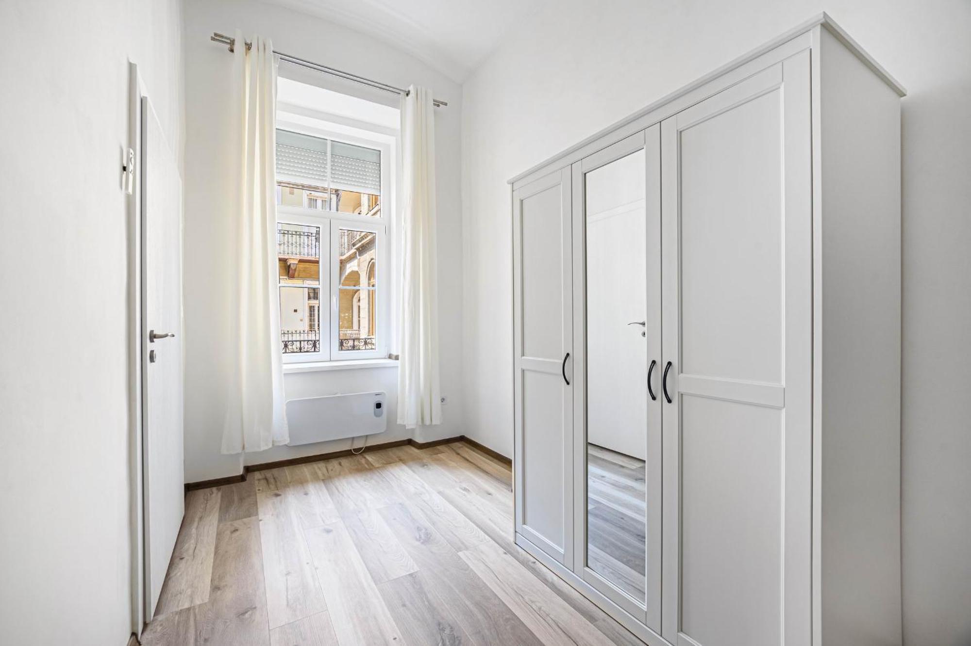 Chic 2br Flat Near The Opera Apartment Budapest