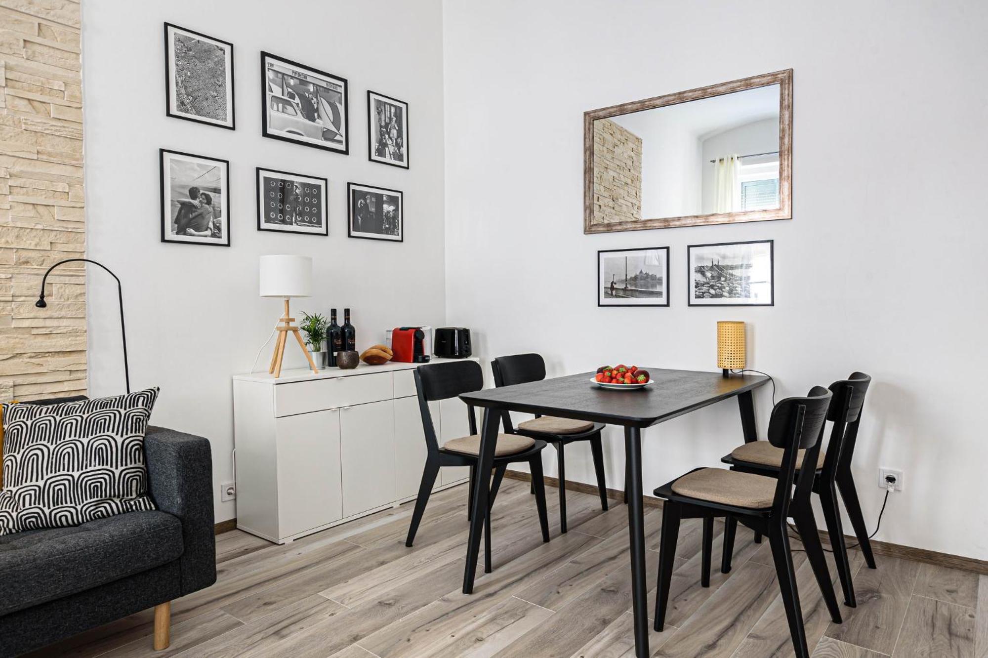 Apartment Chic 2br Flat Near The Opera Budapest